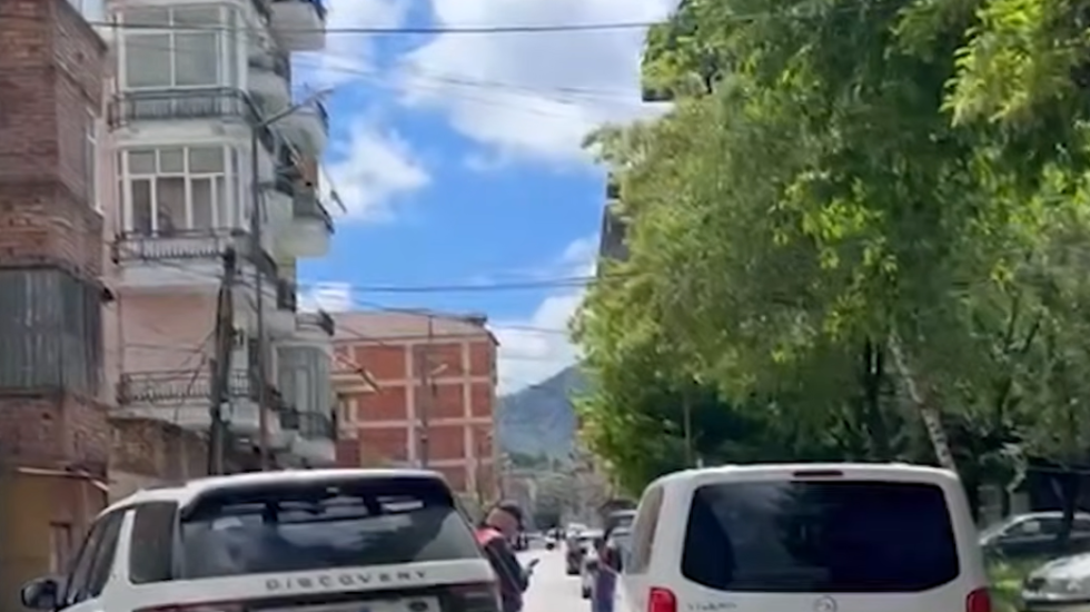 Alarm për bombë në Korçë, forcat xheniere zbulojnë GPS në automjet