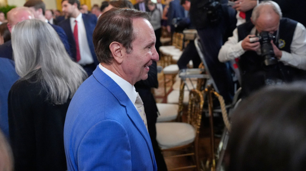 Misioni "të bëjë miq", çfarë po ndodh me të dërguarin e Trump në Groenlandë?