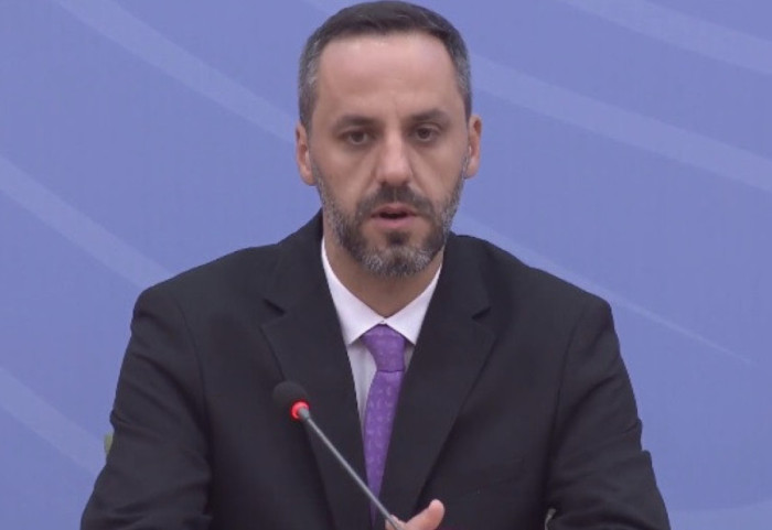 Lamallari në konferencë për mediat: Kush bëhet palë me krimin, do të goditet