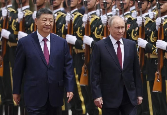 Xi pret Putin: Dënojmë sulmin ndaj Iranit dhe rrëmbimin e Maduros