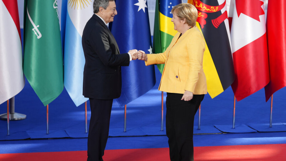 Merkel dhe Draghi, dy emrat që po shqyrton BE për të negociuar me Putin