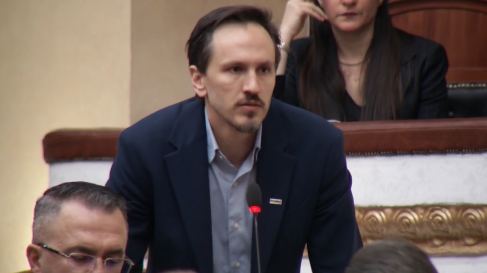 “Shqiptari po mbahet peng nga Izraeli!”, Muçi: Rama të thërrasë ambasadorin, pse po hesht?