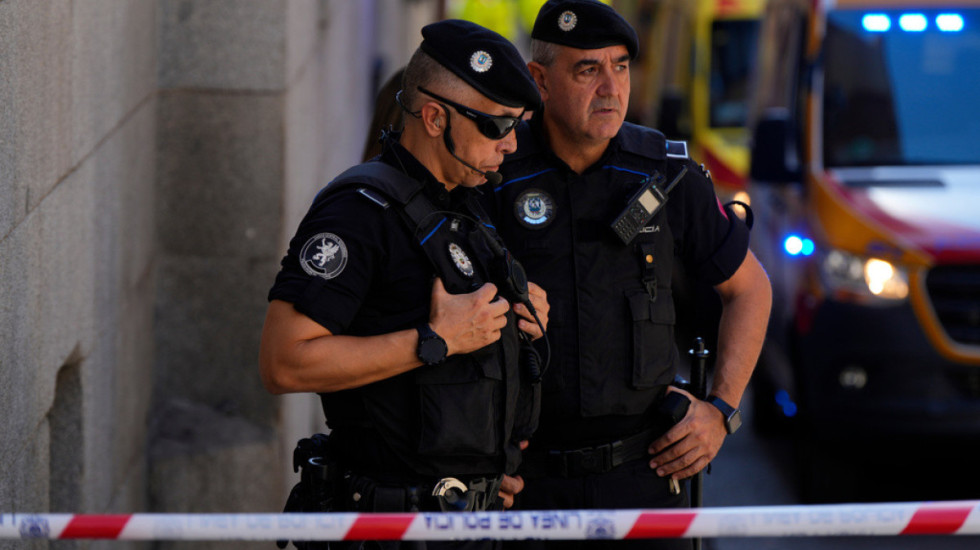 E rëndë në Spanjë, babai harron fëmijën 2 vjeç në makinë, ndërroi jetë nga i nxehti