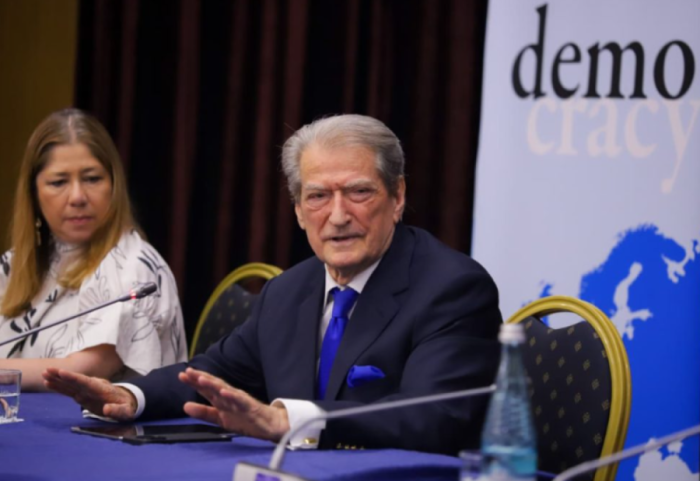 Berisha: Shqipëria po rrëshqet drejt autokracisë, integrimi në BE kërkon zgjedhje të lira