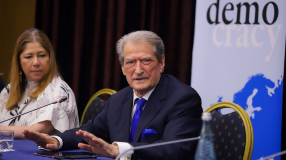Berisha: Shqipëria po rrëshqet drejt autokracisë, integrimi në BE kërkon zgjedhje të lira
