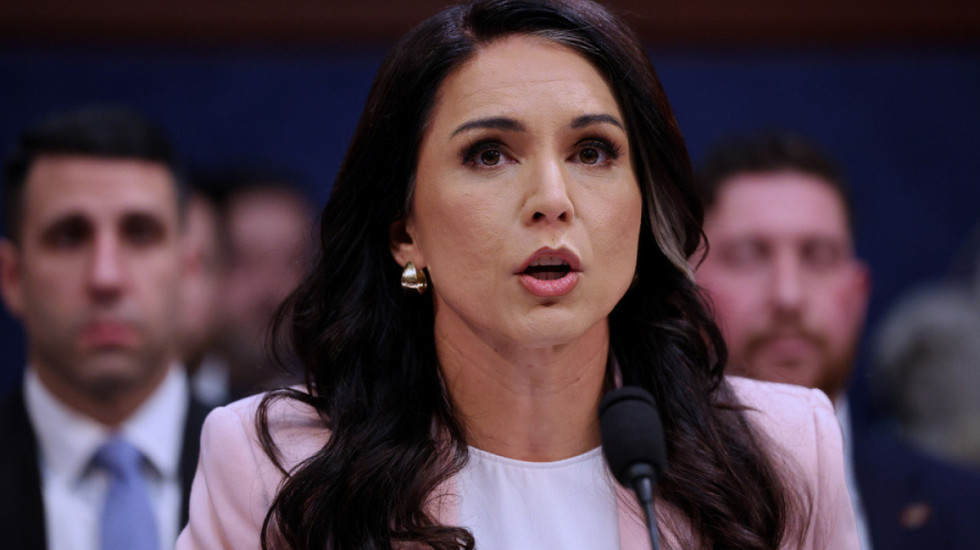 Tulsi Gabbard dorëhiqet si drejtoreshë e inteligjencës kombëtare të SHBA