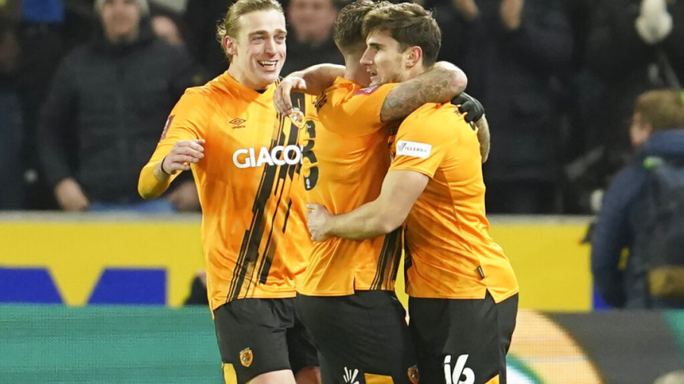 Fitore dramatike, Hull City rikthehet në Premierligë pas 9 vitesh