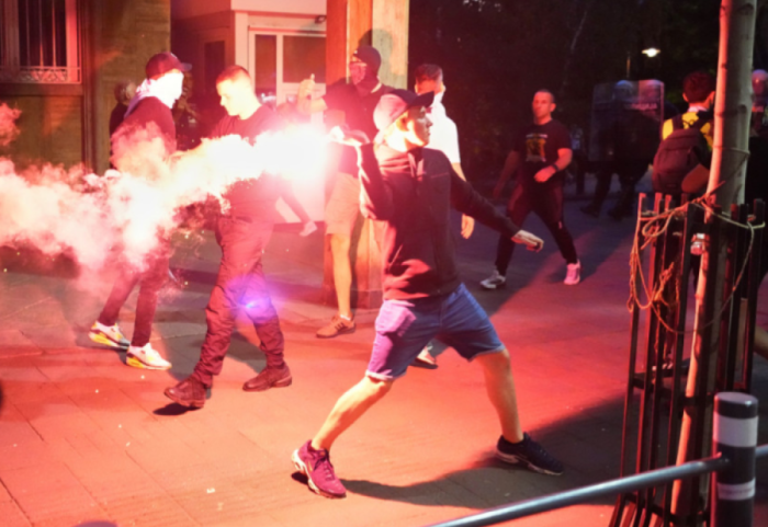 Përplasje pranë Presidencës pas protestës studentore në Beograd, mbi 20 të arrestuar, plagosen policë