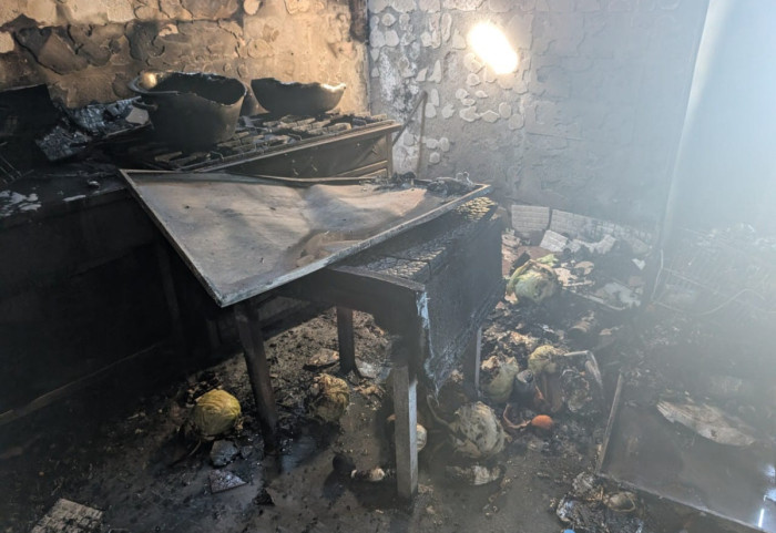 Zjarri i mori jetë bangladeshasit në Durrës, Inspektoriati i Punës zbarkon në fabrikën e skafeve