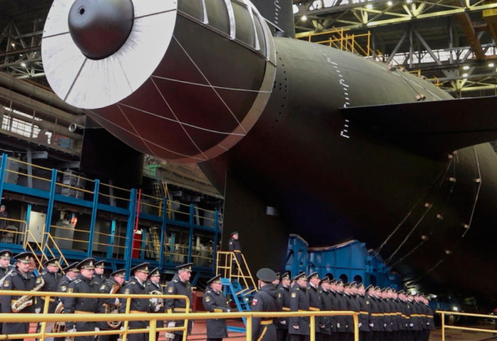 Rusia nxjerr në det nëndetësen e 'Ditës së Kiametit', mban 6 torpedo bërthamore Poseidon
