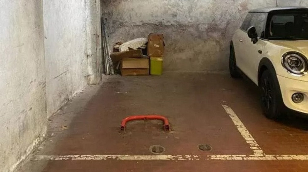Ndodh në Romë! Të blesh 13 m2 vend parkimi për 260 mijë euro