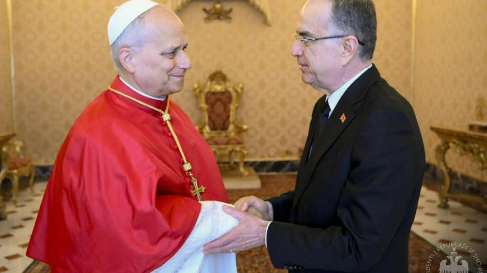 Presidenti Begaj pritet nga Papa Leon XIV: Shqiptarët e kanë ruajtur në shpirt besimin