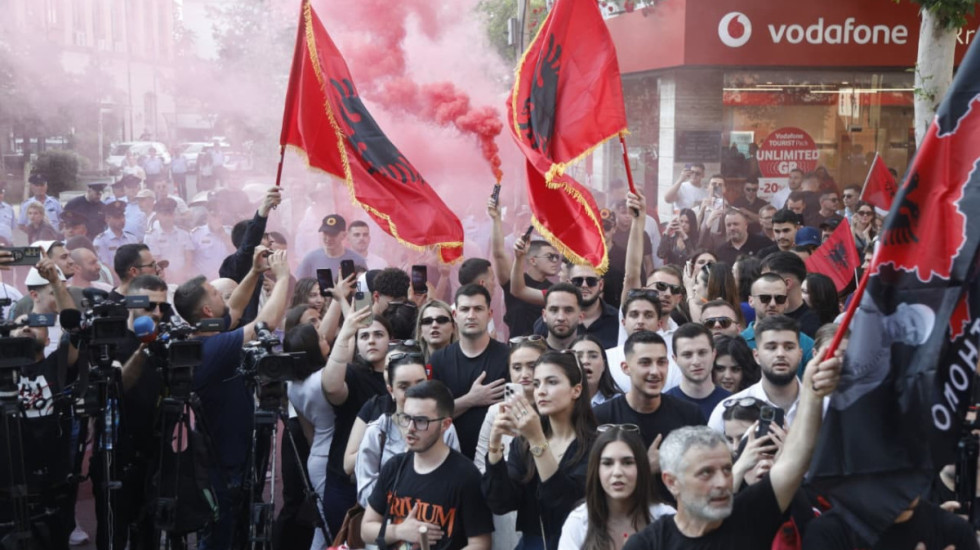 Protesta e studentëve në Tiranë: Provimi i Jurisprudencës në Maqedoninë e Veriut të bëhet në shqip