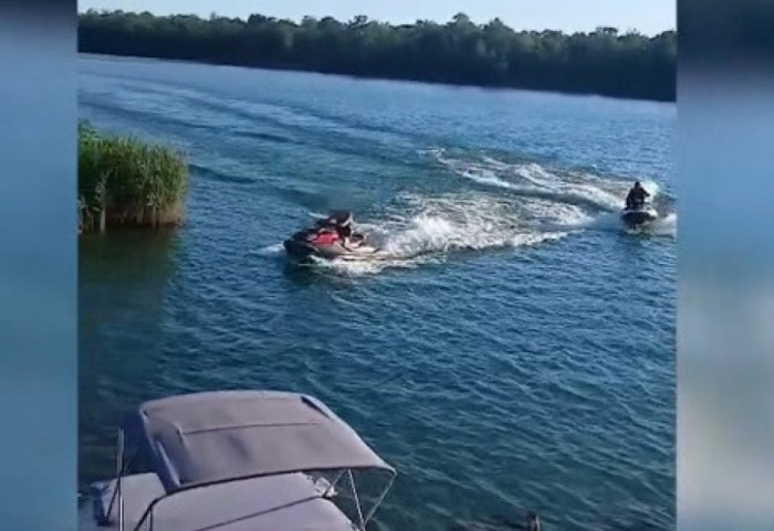VIDEO- Me Jetski jashtë perimetrit të sigurisë, gjobitet e riu