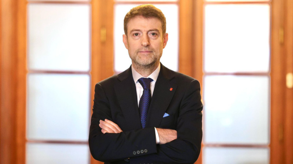Rusia kërkoi largimin e diplomatëve nga Kievi, reagon Hoxha: Kërcënimi nuk është diplomaci, nuk tërhiqemi