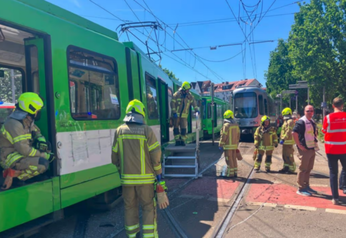 Përplasen 2 tramvaj në Gjermani, të paktën 10 të plagosur