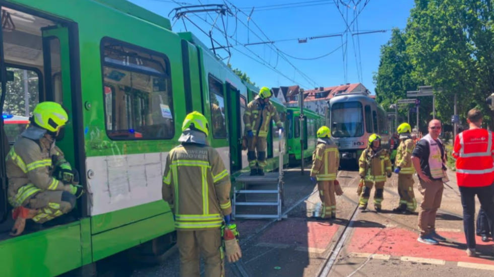 Përplasen 2 tramvaj në Gjermani, të paktën 10 të plagosur