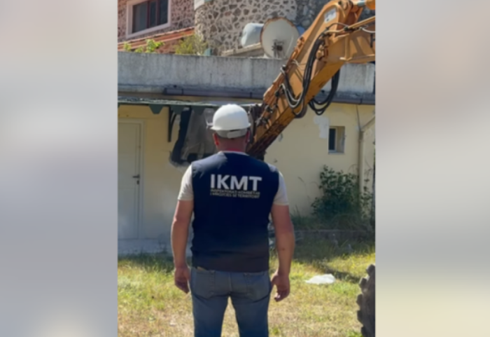 Starti i sezonit, IKMT prish ndërtime në Qeparo, Llogara dhe Himarë