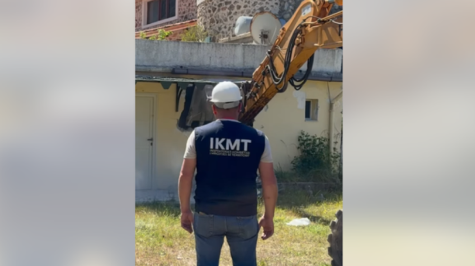 Starti i sezonit, IKMT prish ndërtime në Qeparo, Llogara dhe Himarë