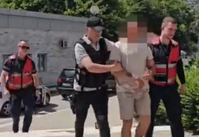 E morën peng në Vlorë dhe e dhunuan për 6000 euro, kapet bashkëpunëtori i tretë i grupit