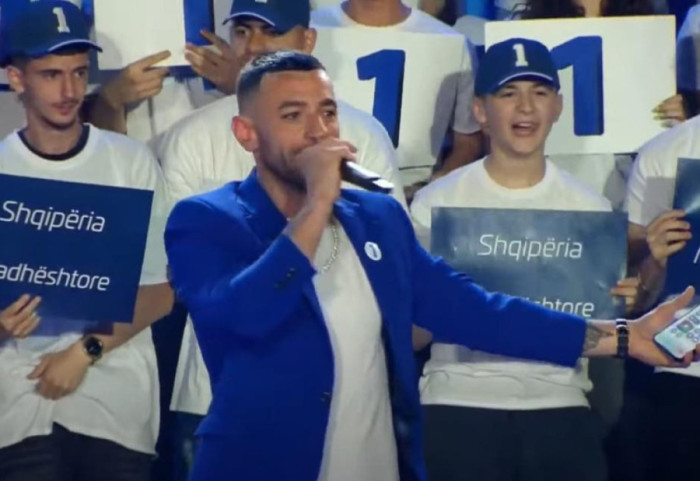 “Erdhi koha që rinia të ngrihet”, reperi Stresi kandidon për Këshillin Kombëtar të PD-së