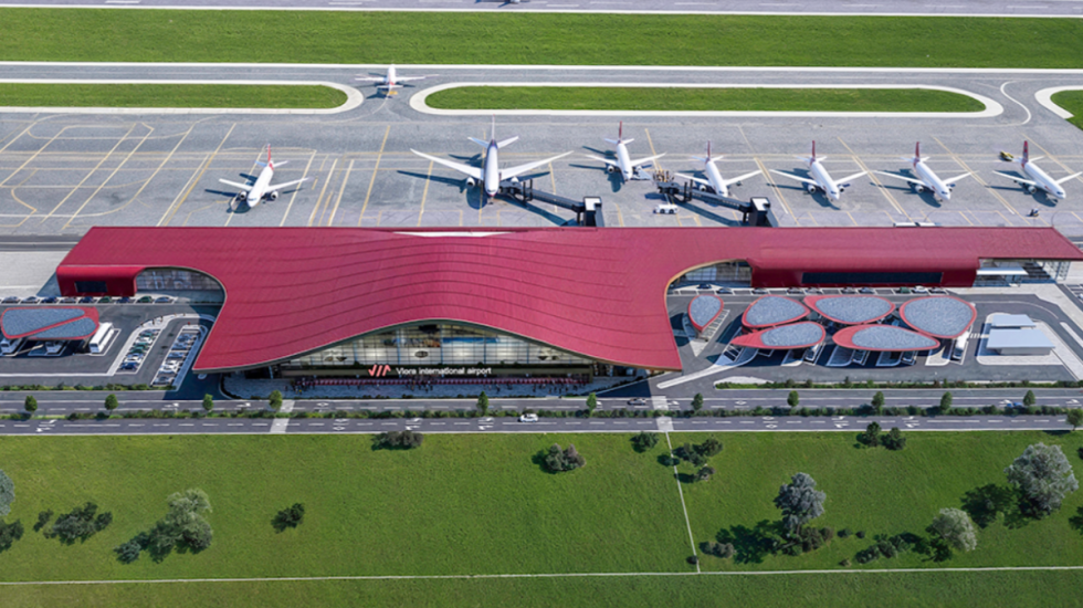 Qeveria i vë kompanive “MABCO” dhe “2A”, 30 ditë afat për zhbllokimin e aeroportit të Vlorës