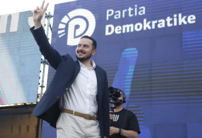 "Rama autokrati i Shqipërisë, Berisha autokrati i opozitës", Salianji tubim në Tiranë, kërkon garë dhe hapjen e PD