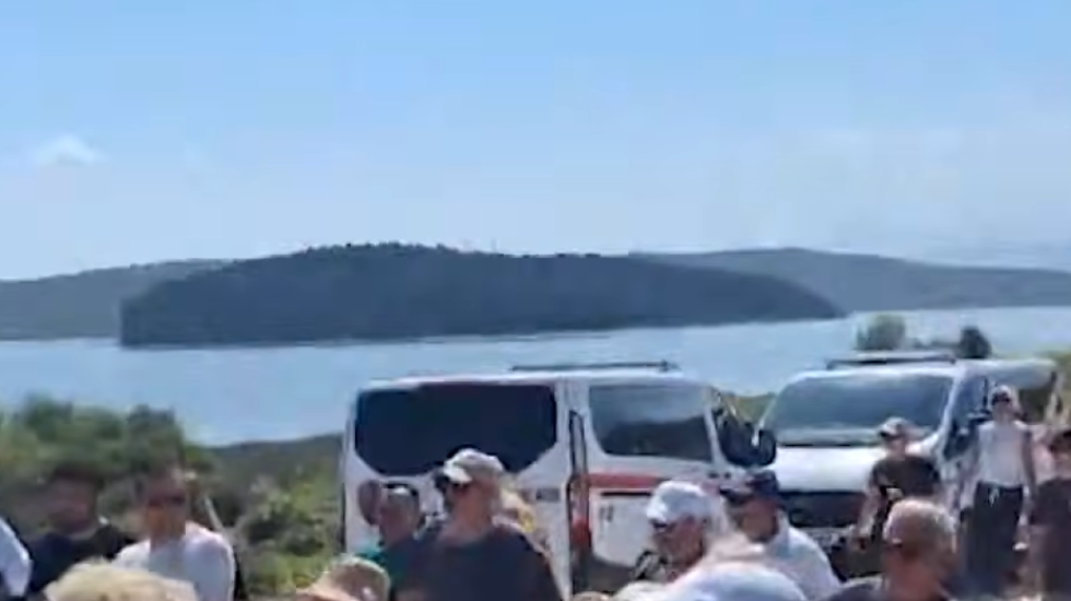 “Qytetari u fut me forcë brenda rrethimit”, raportimi gabim i protestës në Zvërnec pezullon drejtorin e Policisë