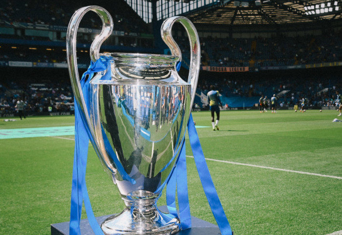 Chelsea “thumbon” Arsenalin pas finales së Champions: Ejani të vizitoni shtëpinë e trofeve të Londrës