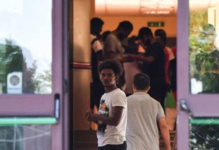 Abuzim me fondet për emigrantët, u përdorën për udhëtime dhe mallra luksi